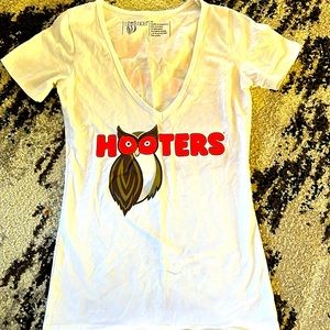 HOOTERS short sleeve size XS